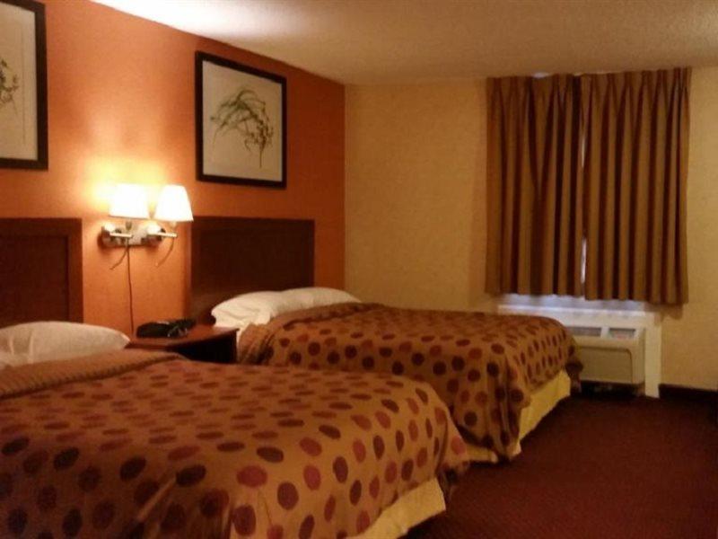 Americas Value Foxboro Hotel 2*