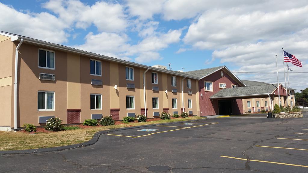 Americas Value Foxboro Hotel 2*