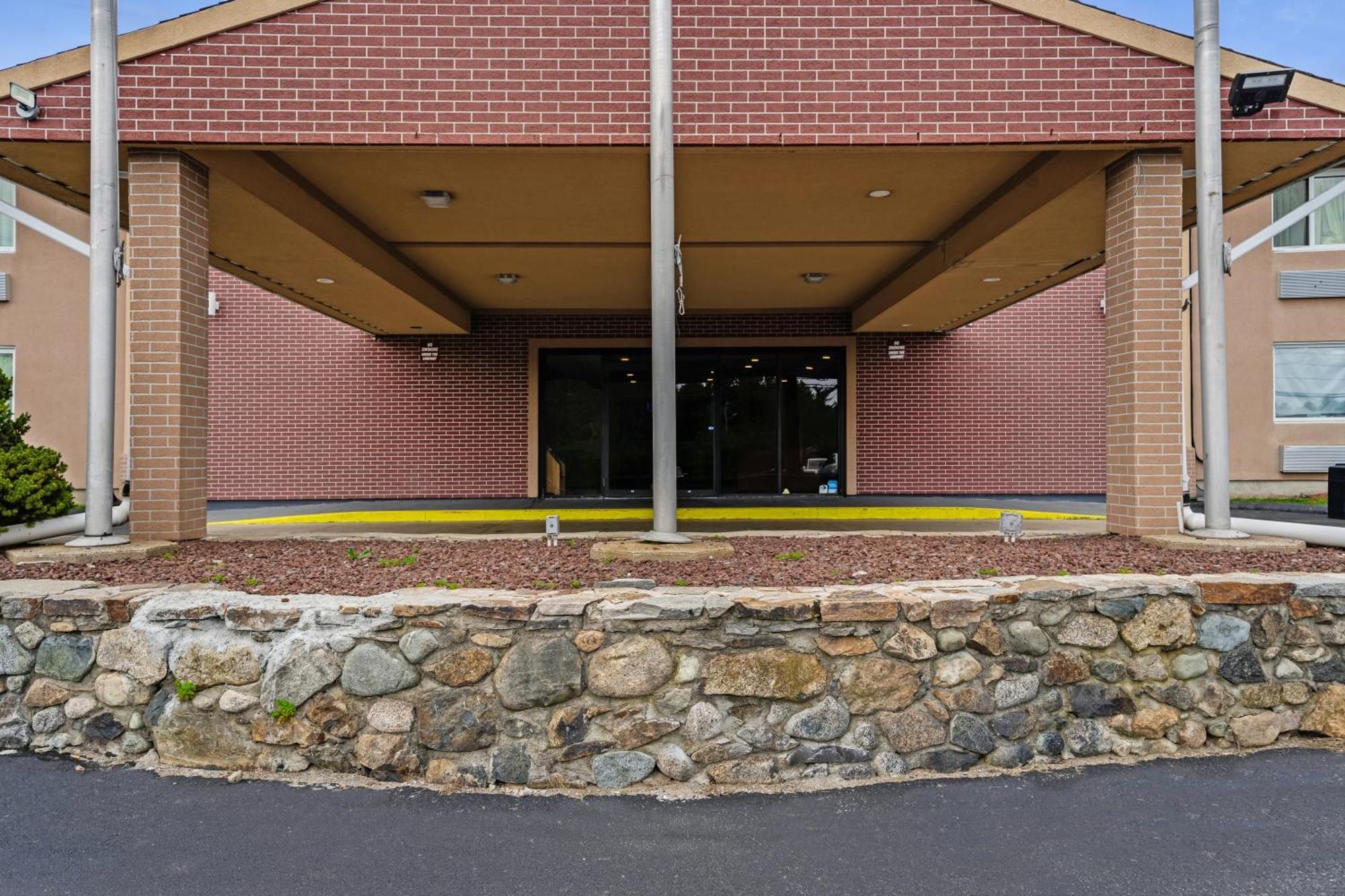 Hotel Americas Value Foxboro 2*