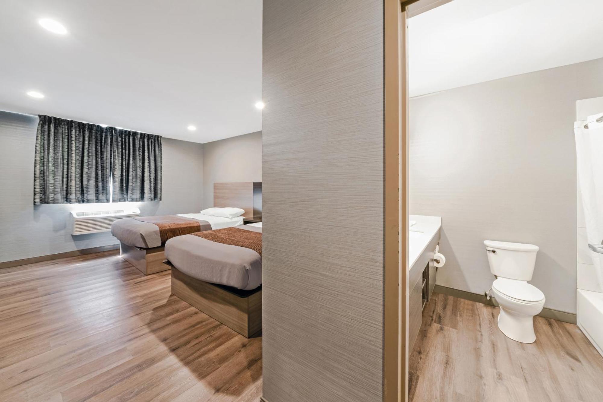 Hotel Americas Value Foxboro