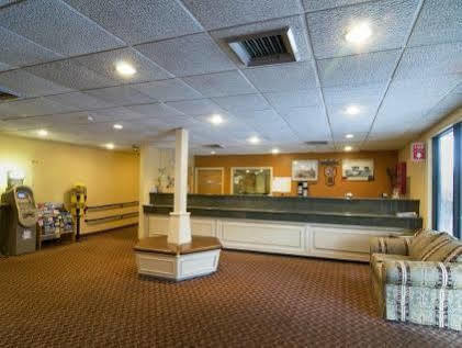 Americas Value Foxboro Hotel 2*